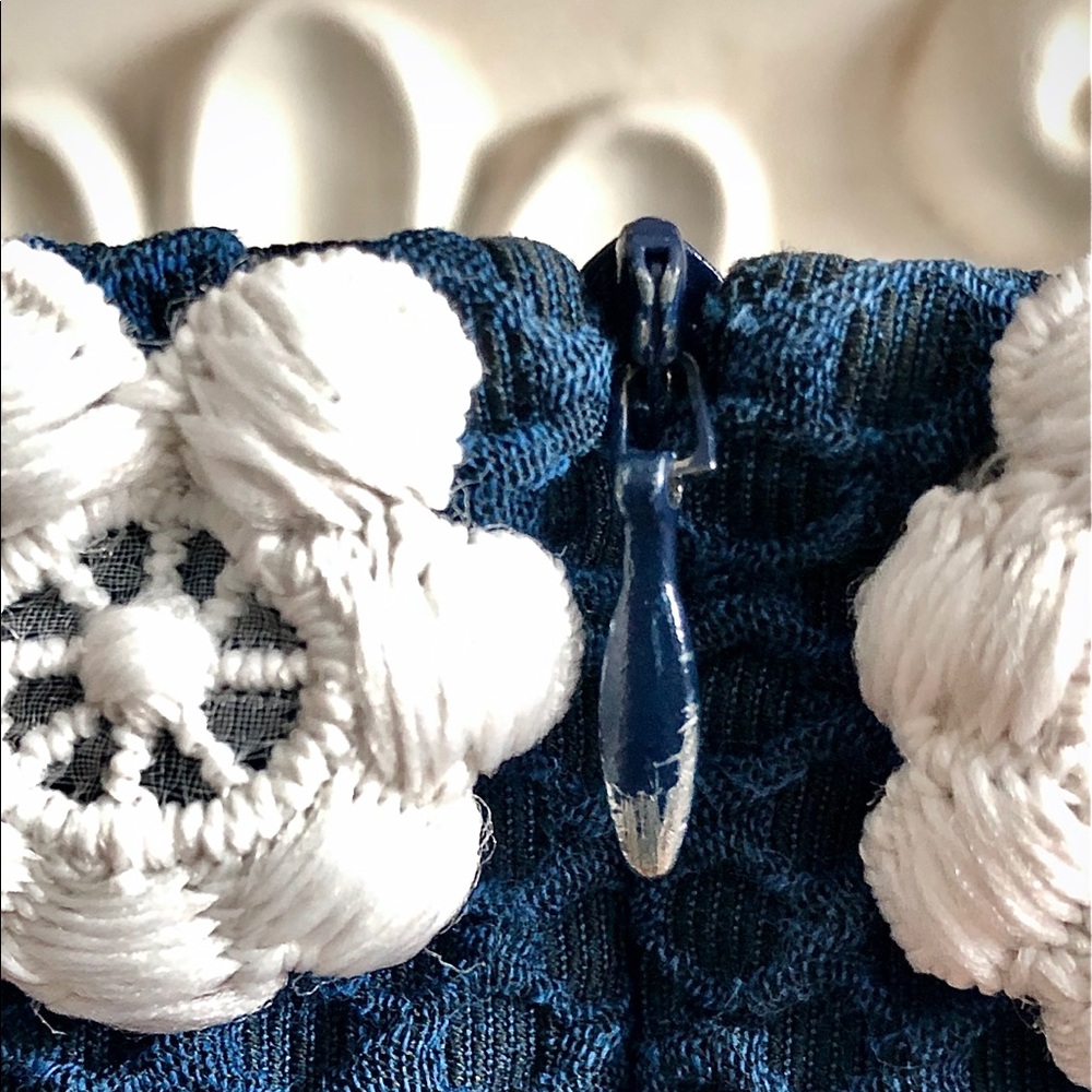 🐻🌼 BOUTIQUE MOSCHINO Navy Waffle Daisy Dress - Picture 13 of 17